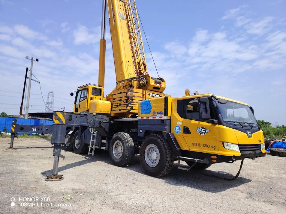 Отличное состояние подержанный грузовик Crane 2019 XC MG 80 Ton Crane доступен