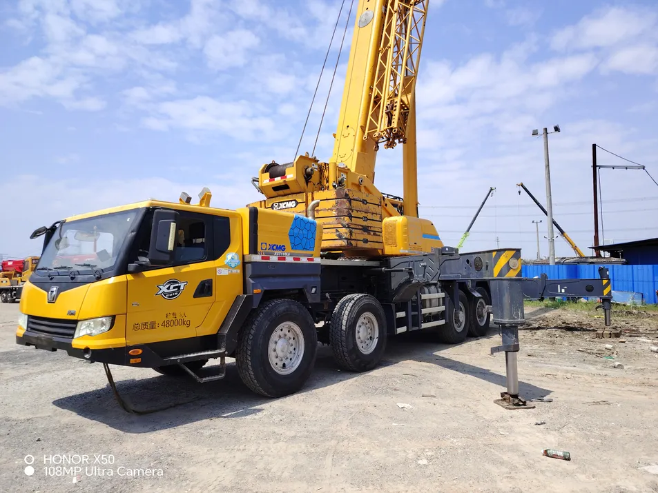 Отличное состояние подержанный грузовик Crane 2019 XC MG 80 Ton Crane доступен