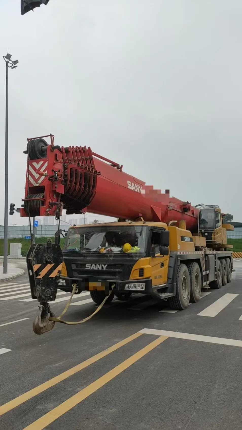 تستخدم Crane 2024 SAC160 TON SAN Y All Terrain Crane1600C8-8 Truck Crane المستخدمة