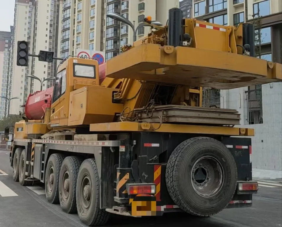 تستخدم Crane 2024 SAC160 TON SAN Y All Terrain Crane1600C8-8 Truck Crane المستخدمة