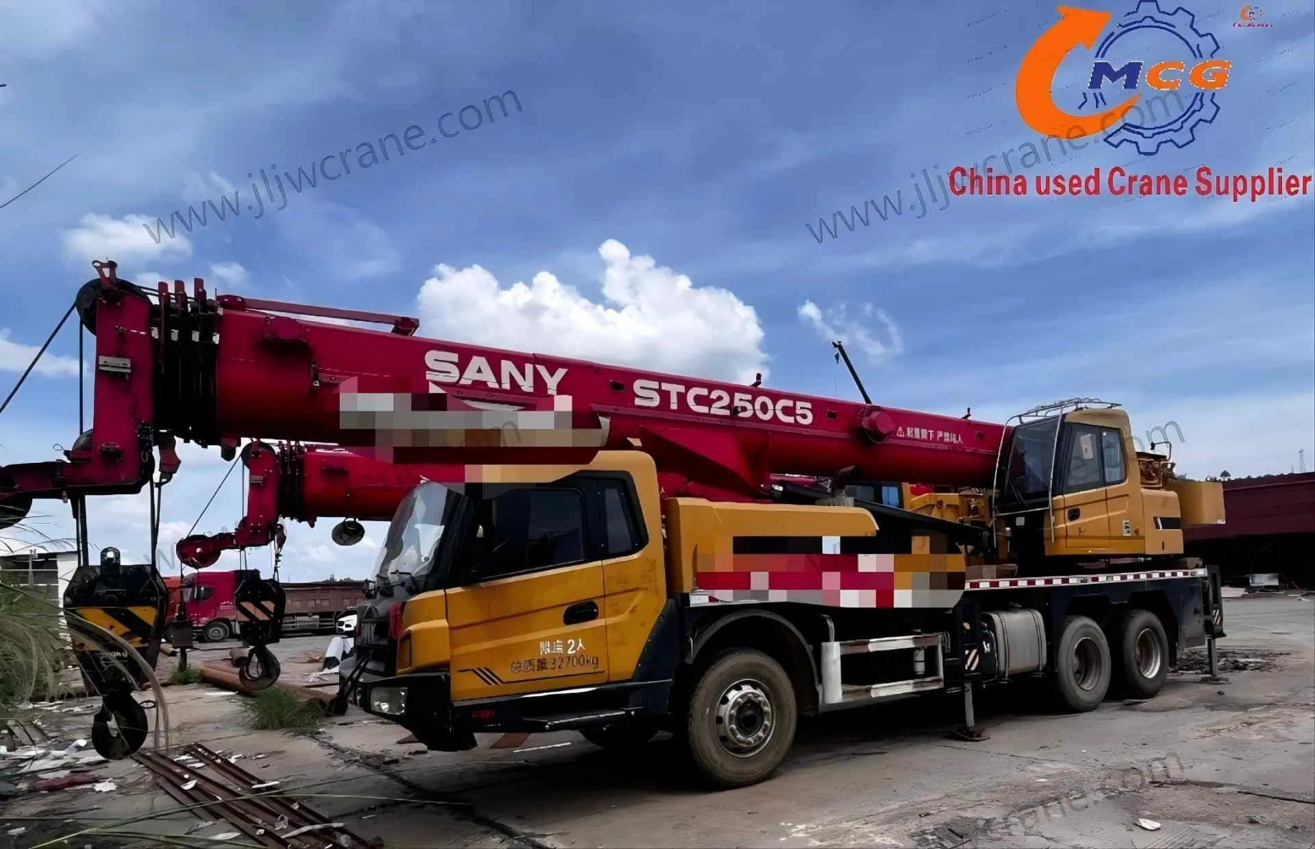 Используется 2020 San Y Mobile Crane - 25 тонн.