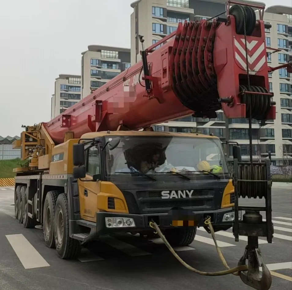 مستخدم عالي الجودة 2022 SAN Y 130 طن كل رافعة التضاريس