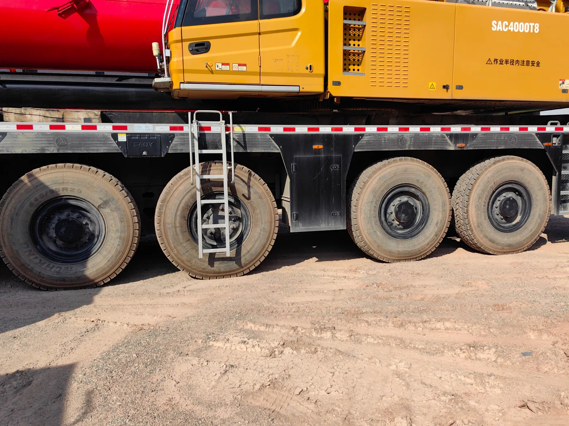 Cần cẩu xe tải di động SANYSAC 400 tấn cần cẩu địa h&igrave;nh Trung Quốc M&aacute;y m&oacute;c X&acirc;y dựng M&aacute;y bơm Crane Crane M&aacute;y x&uacute;c x&iacute;ch m&aacute;y đ&agrave;o khoan Xoay